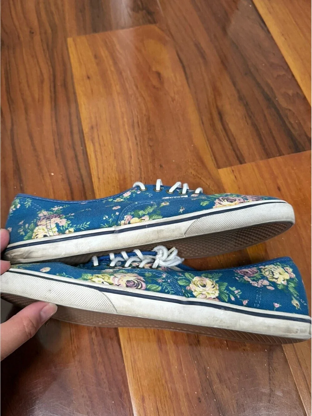 VANS Blue Floral Flower Lace Up Comfort Cushion Skate Shoe Womens Size 9 Men 7.5